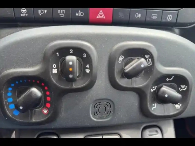Fiat Panda 1.2 8v 69ch ligue 1 conforama 2019 euro6d — photo 14