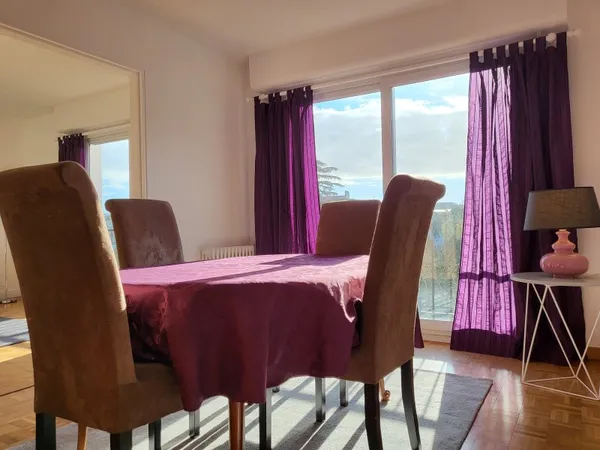 Loue T3 meublé rénové 70 m² - 2 balcons - box ouvert sécurisé
