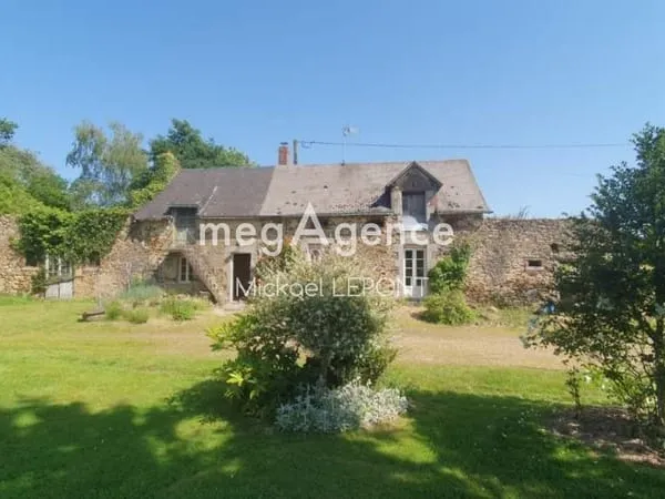 Maison en pierre avec 3 hectares de terrain