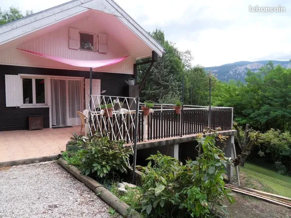 Maison dans la colline