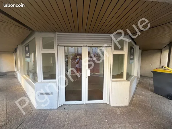 Local commercial 40 m² ST CLOUD