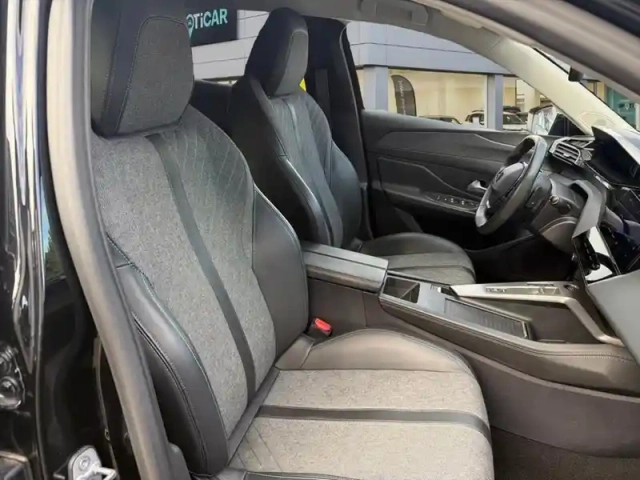 Peugeot 408 phev 180 e-eat8 allure — photo 9