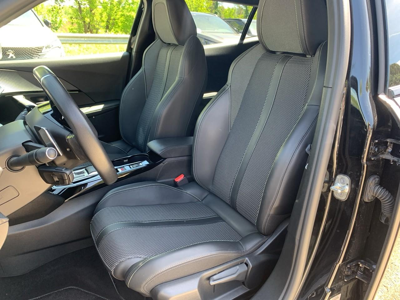Peugeot 2008 1.2 puretech 130ch s&s gt eat8 — photo 9