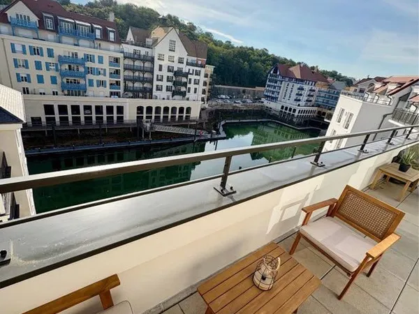 3 pièces 60 m² - Dernier étage - Terrasse 18 m² avec vue marina - Exposition Sud-Ouest - Parking - C