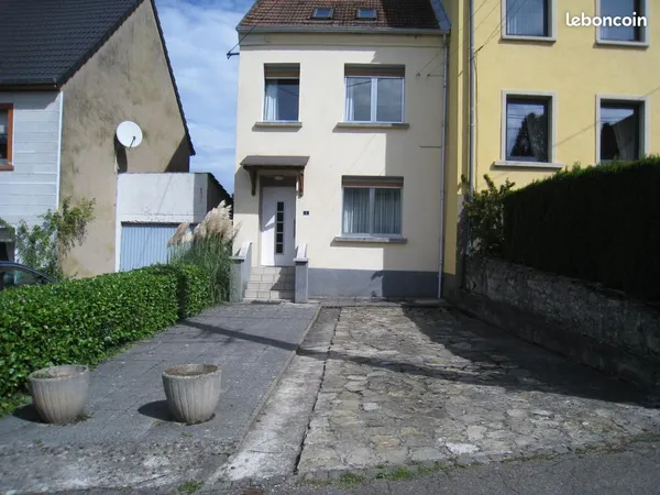 Maison de village 96m² - 4 pièces - Cour 80m² & 2 Parkings