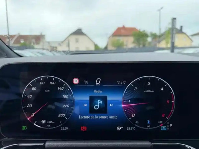 Mercedes Gla 200 d amg line — photo 37