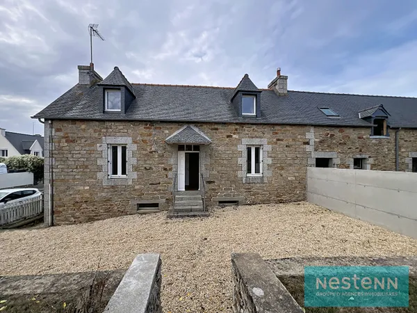 Maison avec travaux à vendre à Ploumagoar - Longère en pierre avec jardin