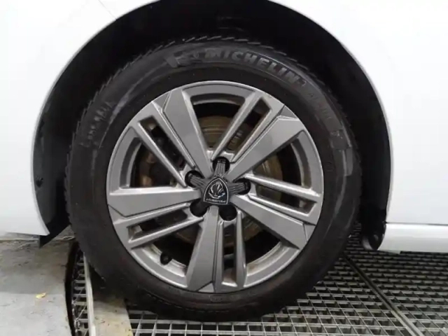 Peugeot 308 sw 1.5 bluehdi 130ch s&amp;s active pack eat8 — photo 10