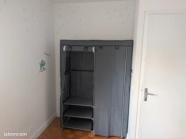 Chambre meublée à louer à Crétei