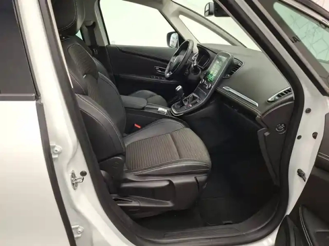 Renault Scenic tce 140 fap — photo 24