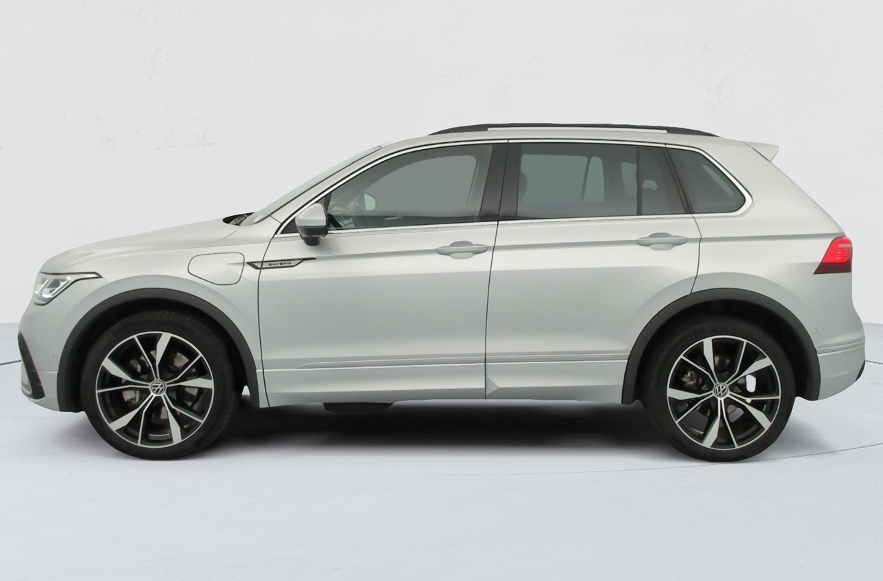 Volkswagen Tiguan — photo 2