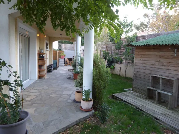 Alternative appartement : maison de ville 90 m2 + studio indépendant 18m2