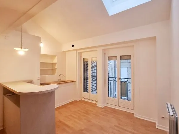 Maison en fond de cour 2 pièces 47m2 hypercentre