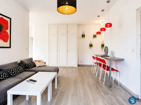 CHAMPS DE MARS - APPARTEMENT- T4 - 75M2