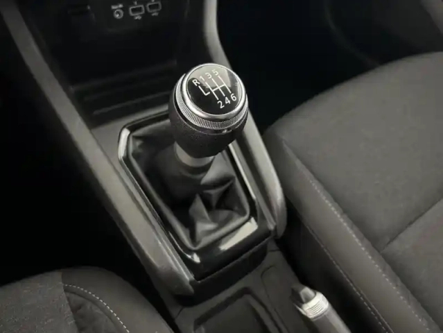 Renault Clio tce 90 equilibre 5p — photo 19
