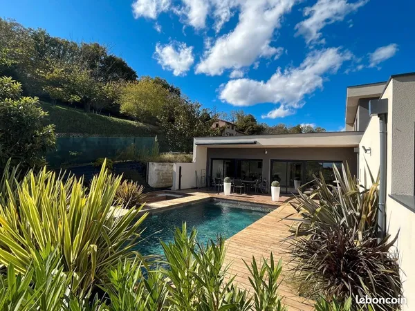 Villa contemporaine meublée 178 m² avec piscine et garage de 64 m² - Deyme