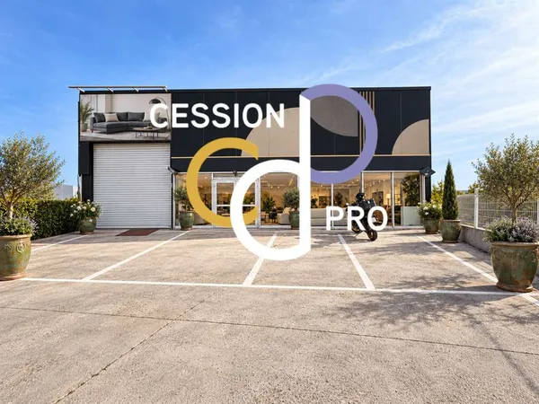LOCAL COMMERCIAL A SAISIR DE 840 M² AVEC FORTE