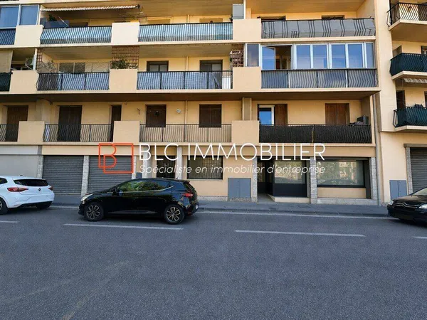 Local 180 m²