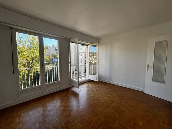 APPARTEMENT 2 PIECES PARIS 17