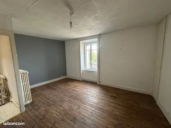 Appartement lumineux au 2ème étage
