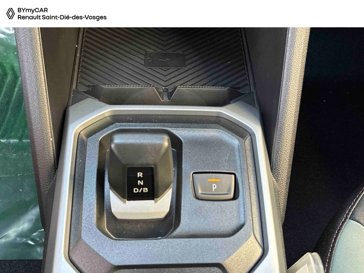 Dacia Duster Hybrid 155 — photo 22