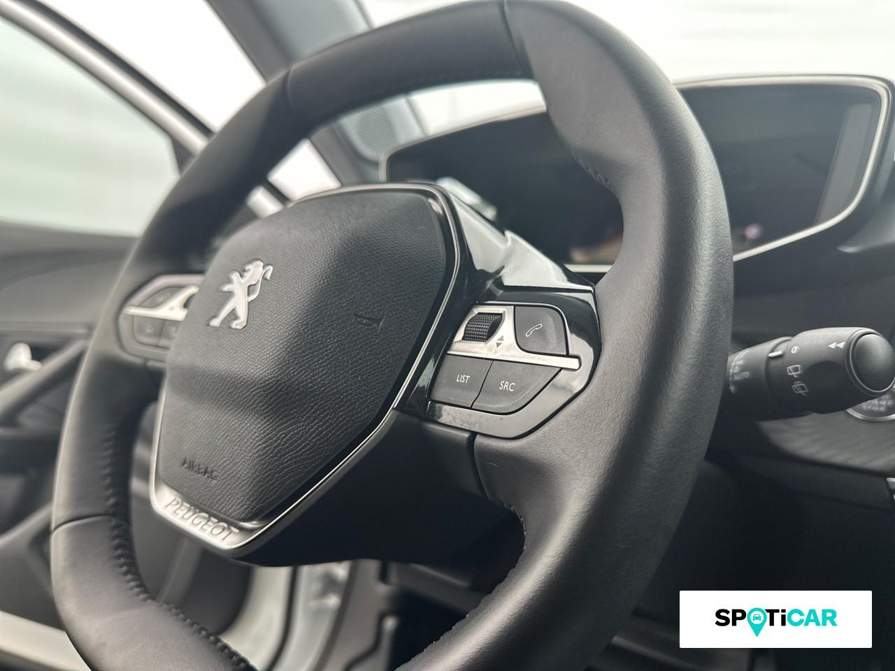 Peugeot 2008 1.2 puretech 130ch s&s roadtrip eat8 — photo 18