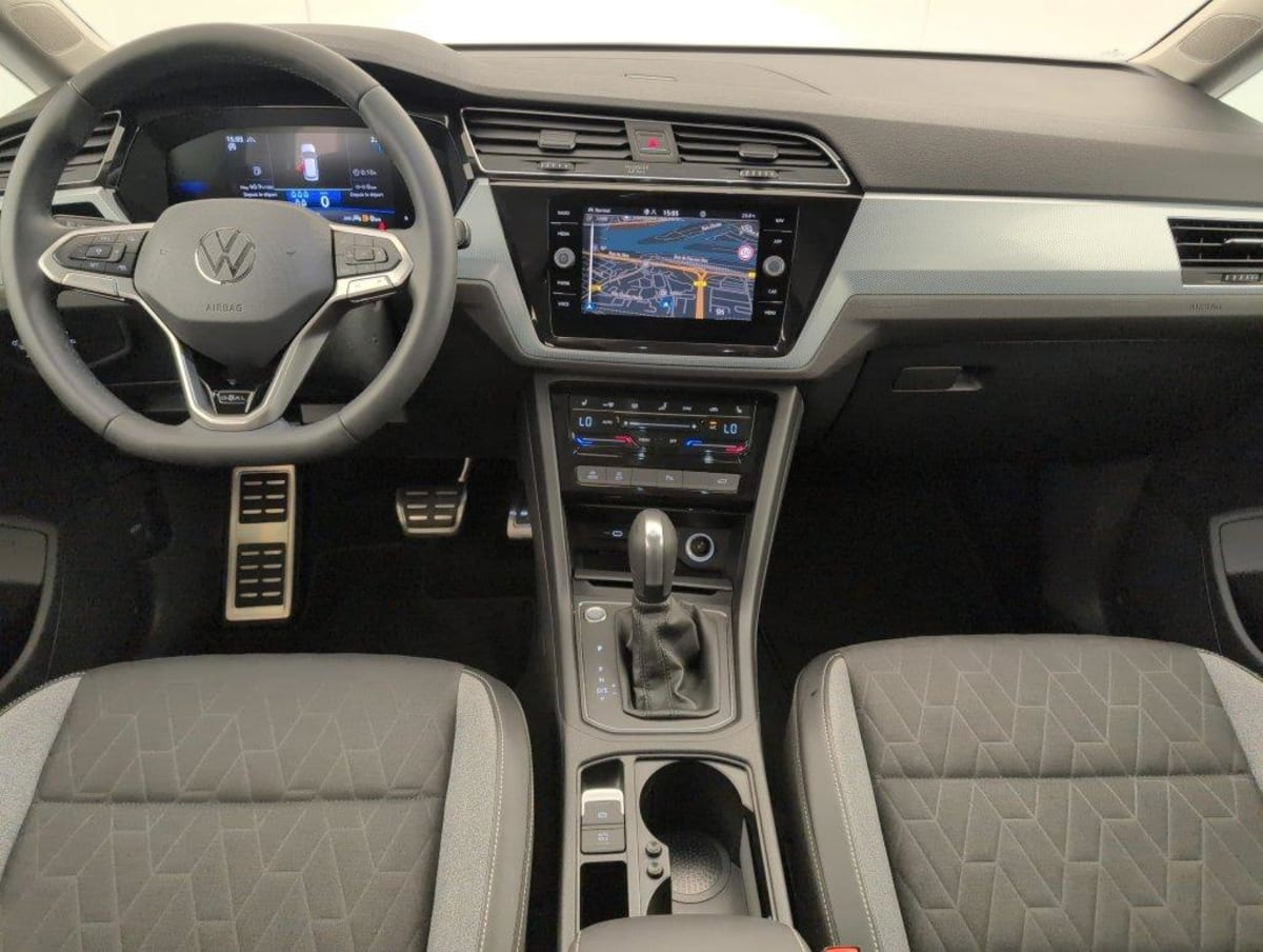 Volkswagen Touran — photo 13