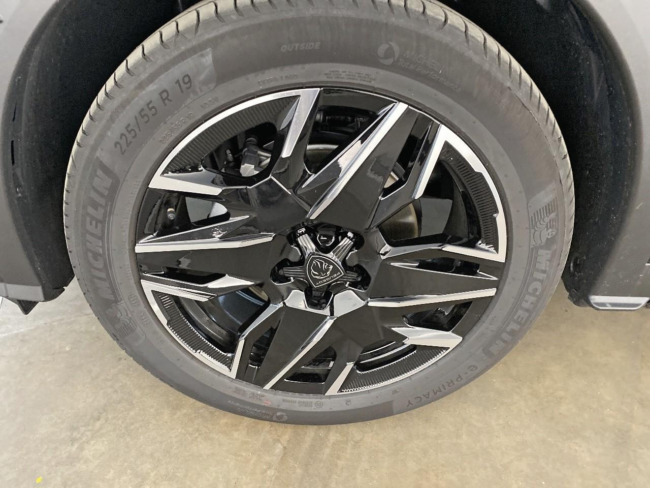 Peugeot 3008 hybrid 145 e-dcs6 allure — photo 11