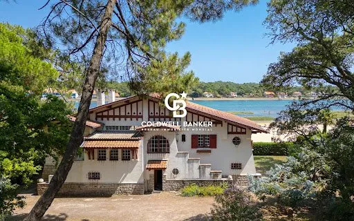 Maison 8 pièces 280 m²