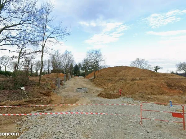 Terrain à bâtir de 264 m² à SAINT-HERBLON (44)