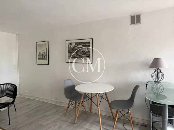 VERSAILLES RIVE DROITE APPARTEMENT 2P