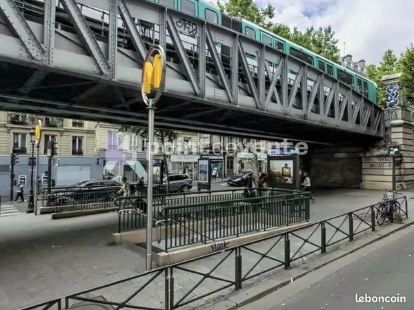 Commerce habillement/textile 44 m²