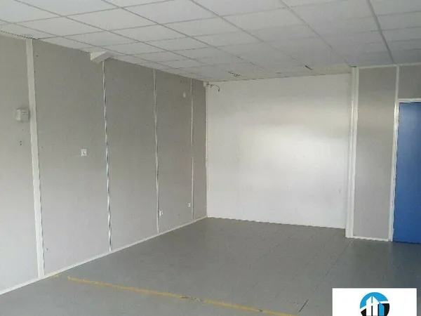 Local d'activité 80 m²
