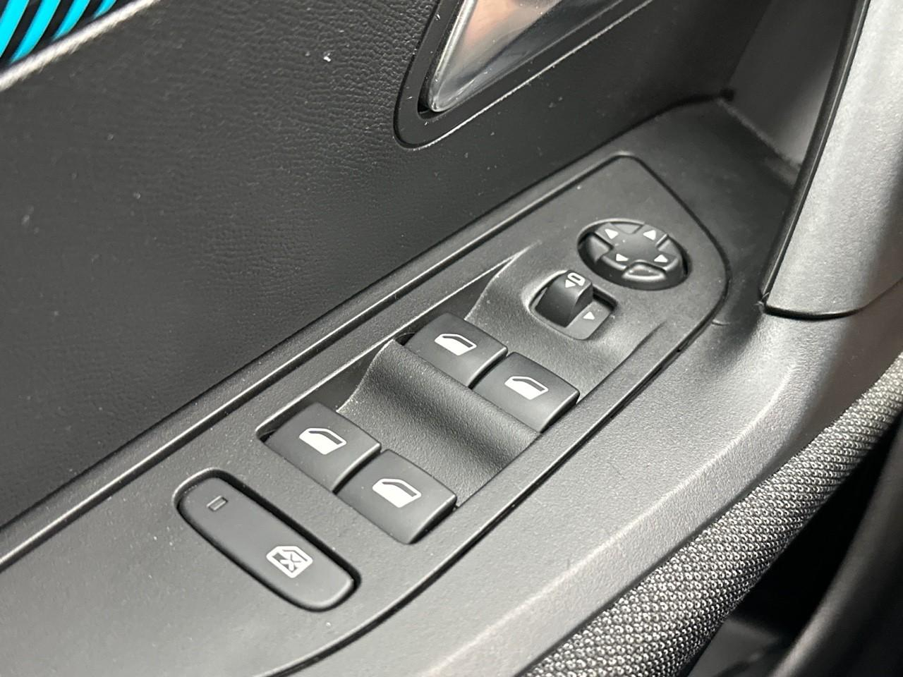 Peugeot 2008 puretech 130 s&s eat8 style — photo 15
