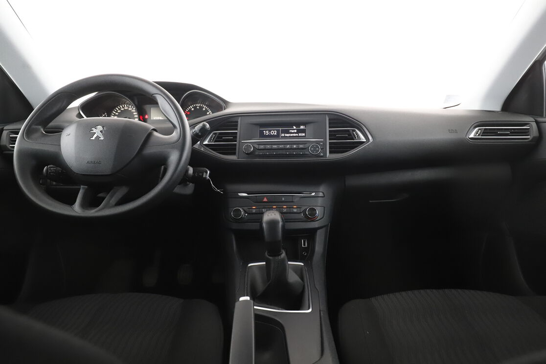 Peugeot 308 1.2 PureTech Access — photo 11