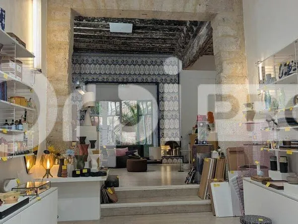 Local commercial 110 m²