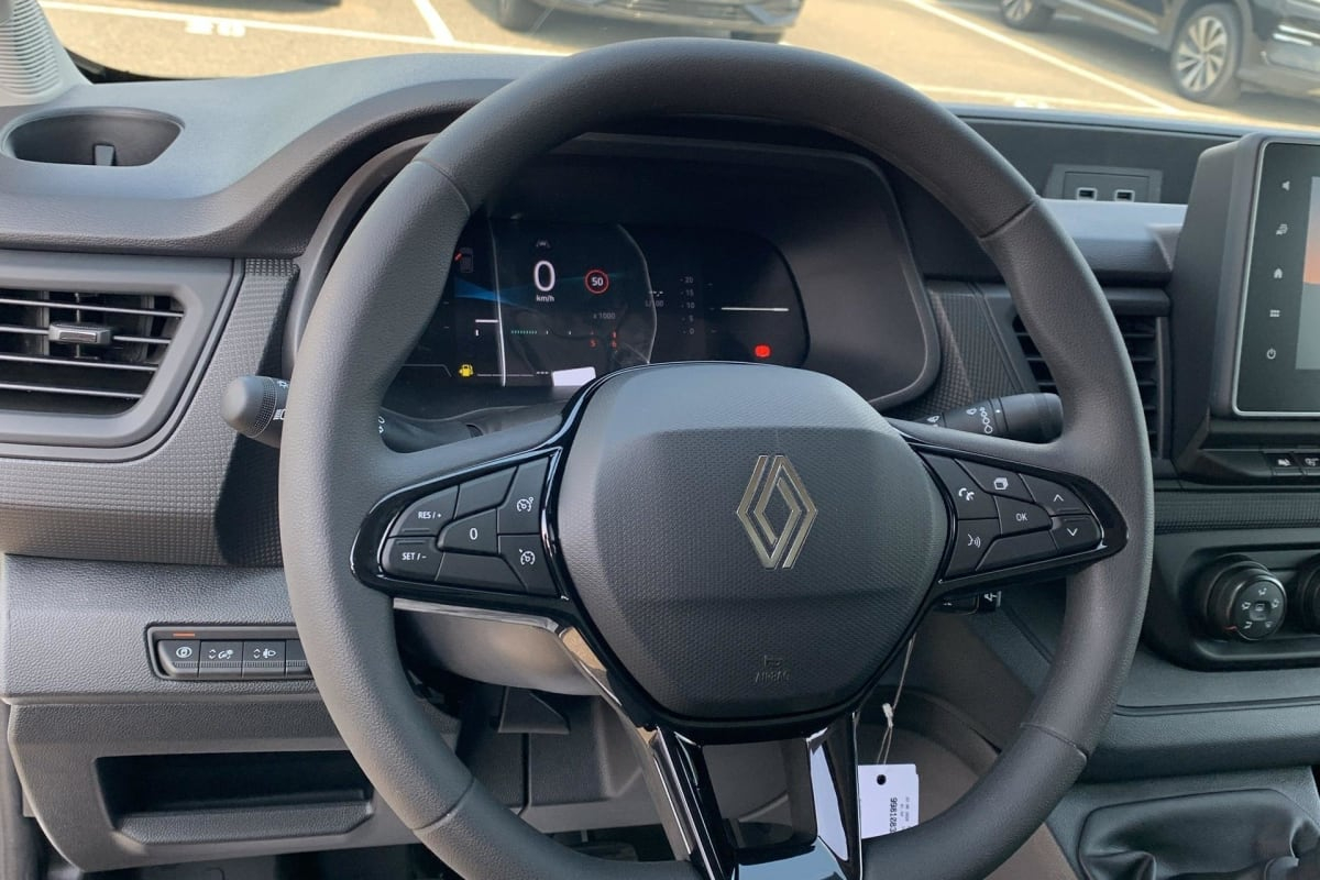 Renault TRAFIC FOURGON — photo 14