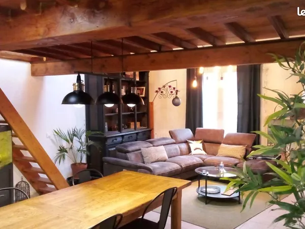 Maison de village avec cour