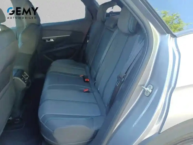 Peugeot 3008 hybrid4 300 e-eat8 — photo 10