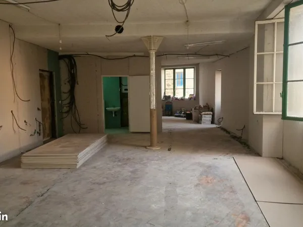 LOCAL COMMERCIAL 100 m² - ANNONAY CENTRE, RUE MONTGOLFIER