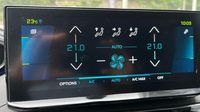 Peugeot 3008 HYBRID 225ch Allure Pack e-EAT8 — photo 13