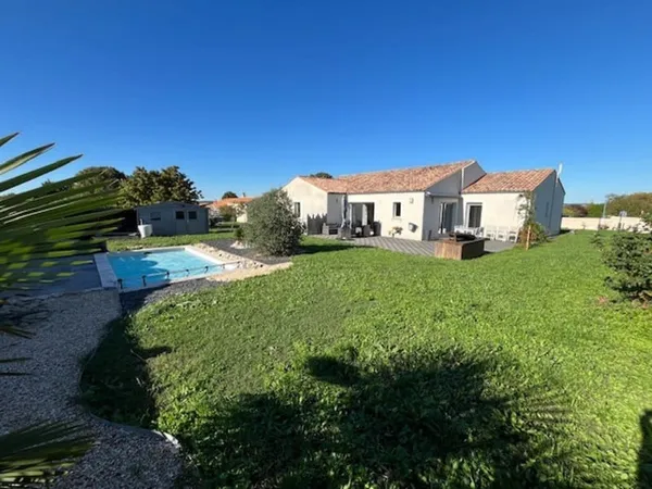 Maison plain pied 120m² , 4chambres, jardin, grand garage, piscine
