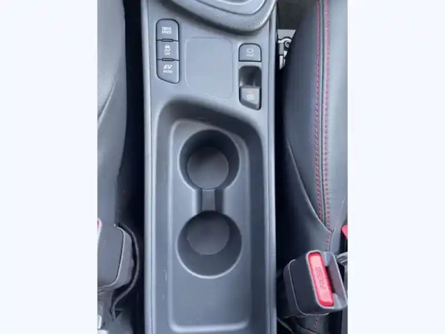 Toyota Yaris hybride 130h gr sport — photo 13