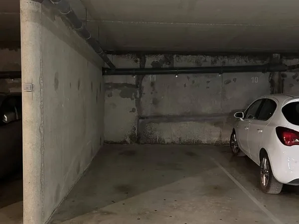 Parking 13 m²