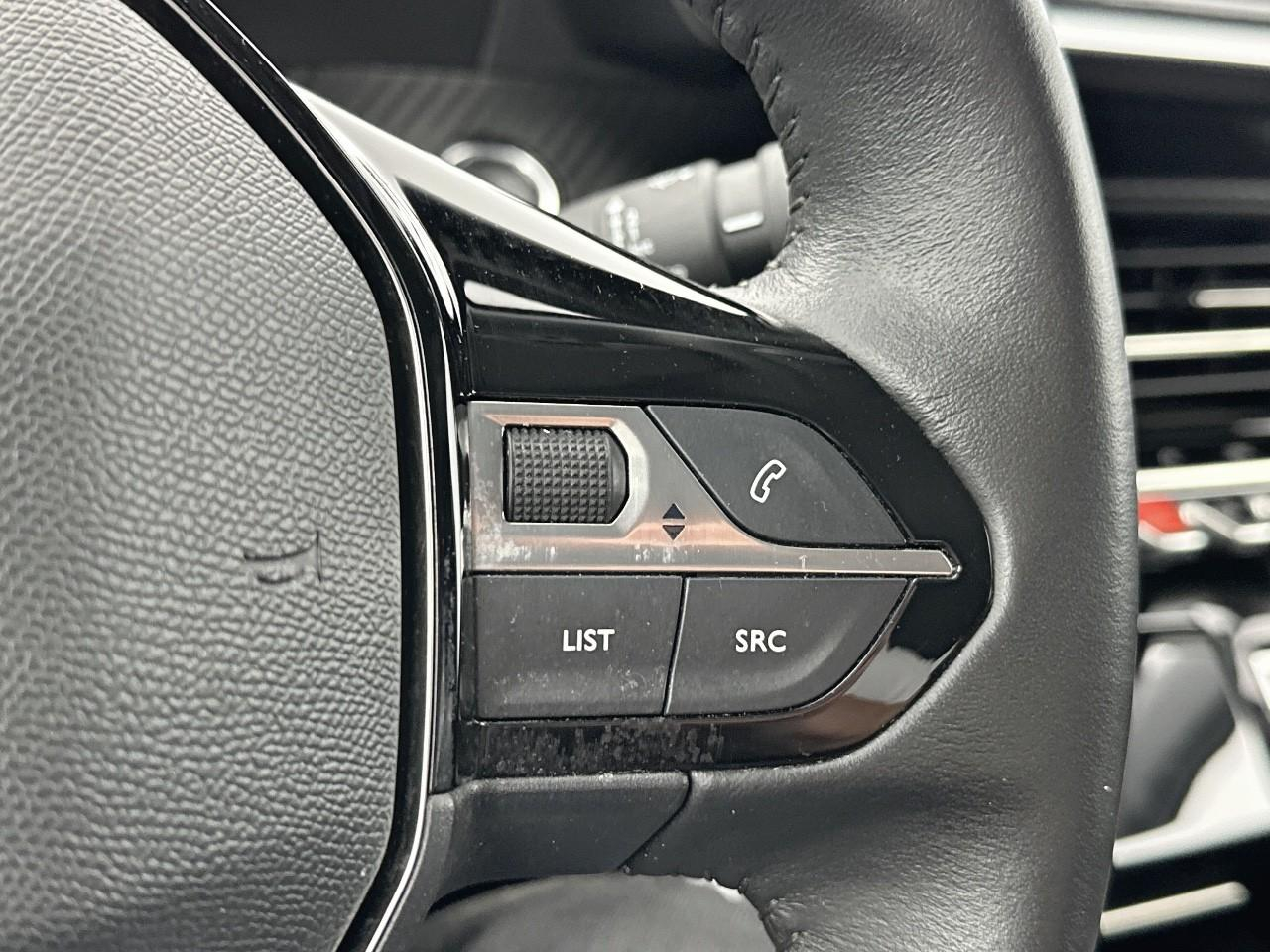 Peugeot 2008 puretech 130 s&s bvm6 allure pack — photo 19