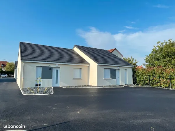 Maison T3, avec parking privé et terrasse