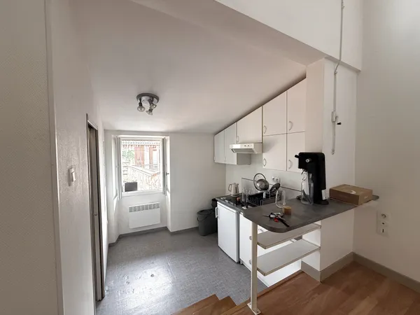 Appartement T2/T3 situé dans une rue calme
