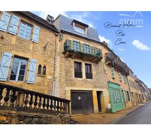 Maison de Ville à rénover à Montignac-Lascaux   + option jardin