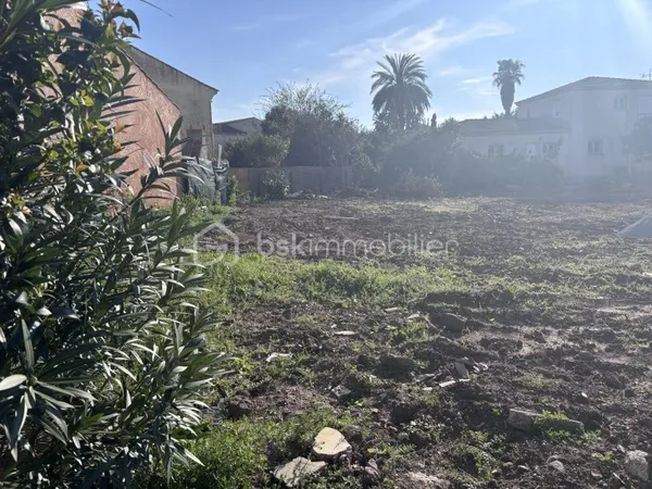 Terrain 329 m²