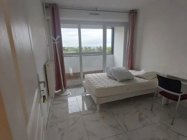 Belle chambre de 10m2 en colocation à Pontoise Marcouville